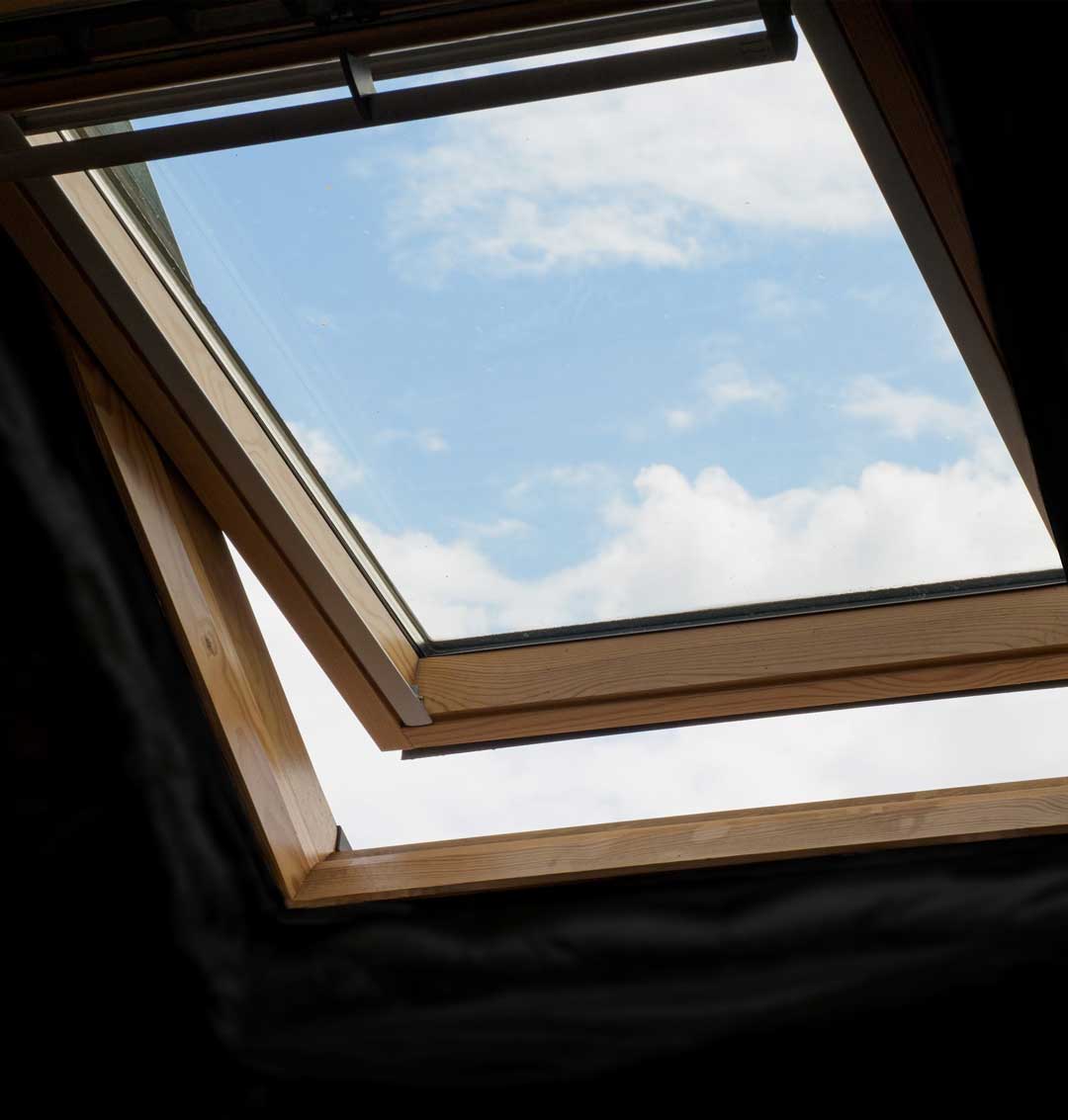 Skylight installation and repair Montreal